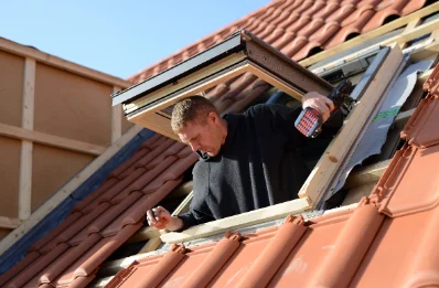 Pose de fenêtres de toit Velux à Tramezaïgues